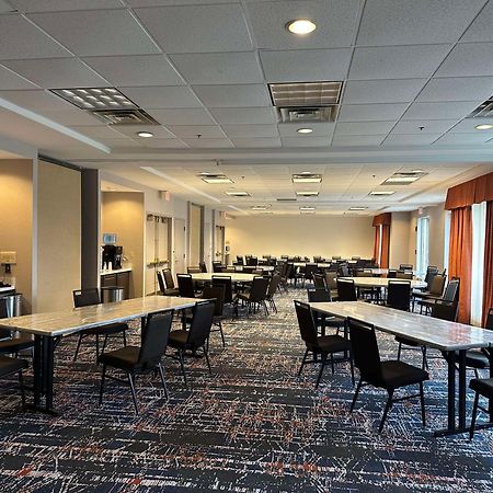 Hilton Garden Inn Oakbrook Terrace Exterior photo