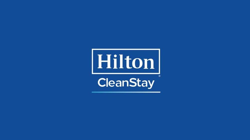 Hilton Garden Inn Oakbrook Terrace Exterior photo