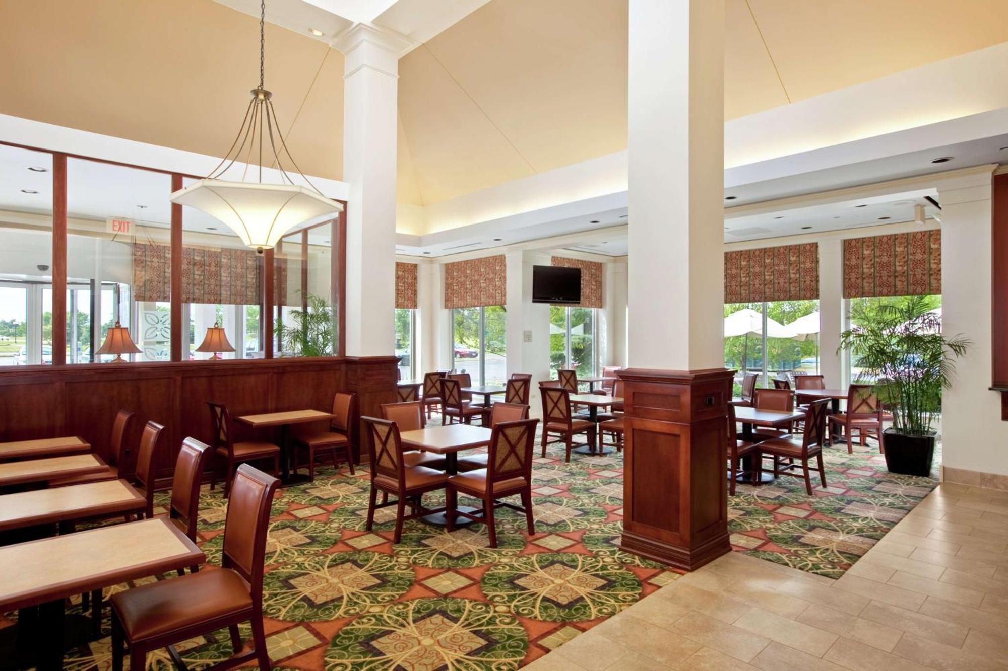 Hilton Garden Inn Oakbrook Terrace Exterior photo