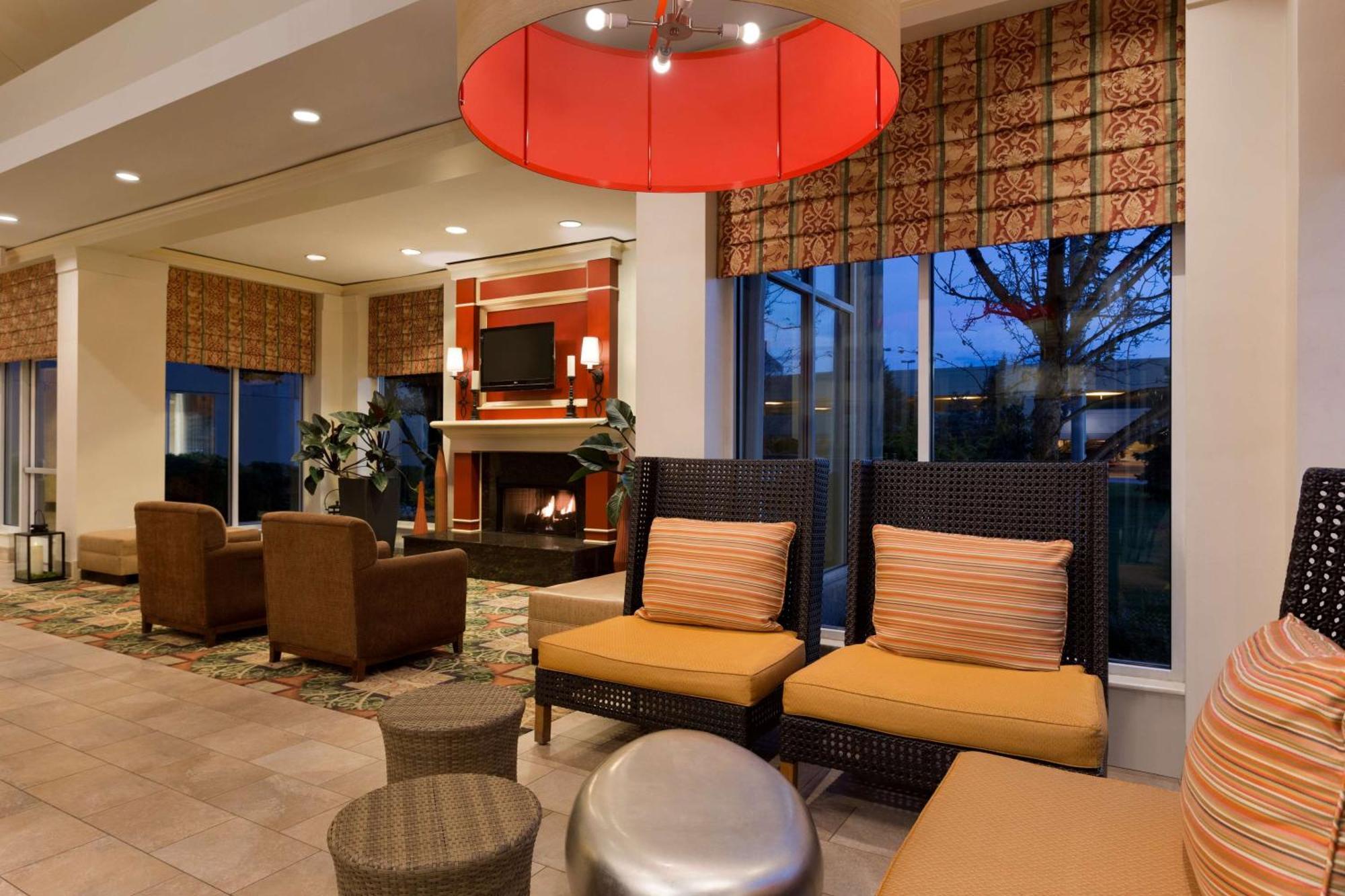 Hilton Garden Inn Oakbrook Terrace Exterior photo