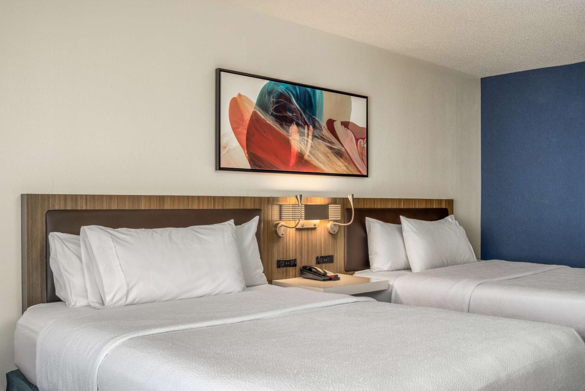 Hilton Garden Inn Oakbrook Terrace Exterior photo