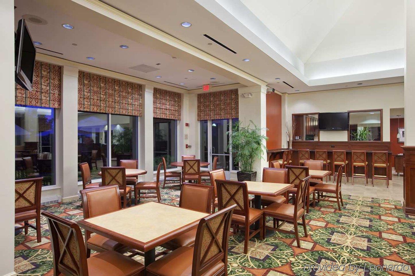Hilton Garden Inn Oakbrook Terrace Restaurant photo